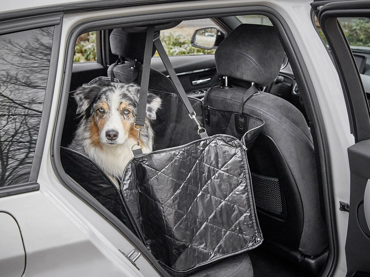 Wolters Clean Car Wasserdichte Rückbank-Schondecke 6 Wolters Clean Car Wasserdichte Rückbank-Schondecke – Bild 4