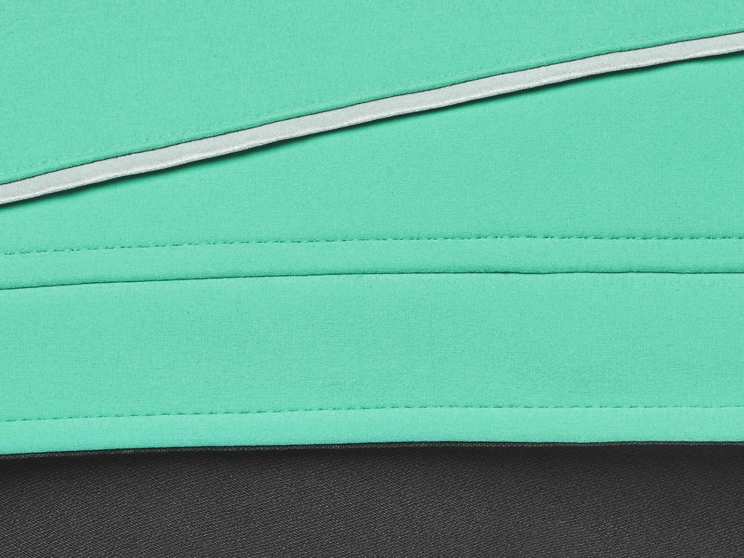 Ruffwear Cloud Chaser™ Winter Softshell Hundemantel Aurora Teal 6 Ruffwear Cloud Chaser™ Winter Softshell Hundemantel Aurora Teal – Bild 4