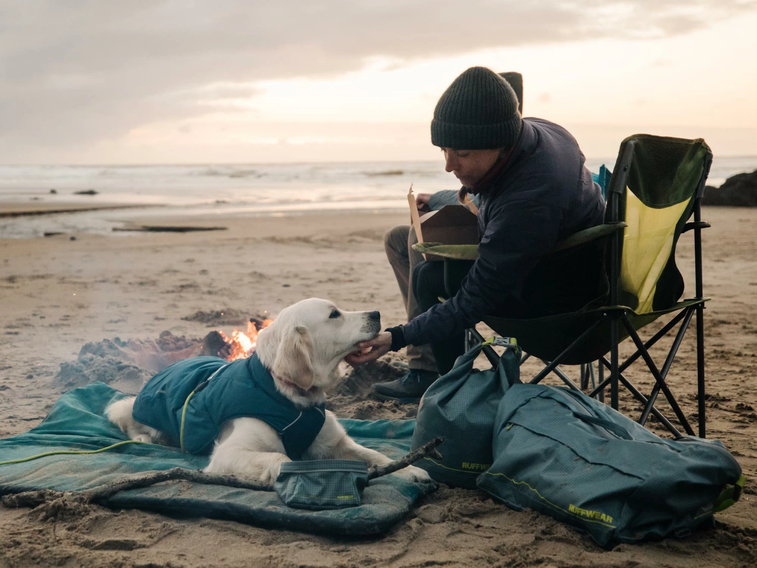 Ruffwear Quinzee™ Winter Hundejacke Blue Moon 10 Ruffwear Quinzee™ Winter Hundejacke Blue Moon – Bild 8