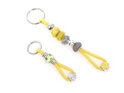 Mein Gelber Schlüsselanhänger Mit Schmucksteinen