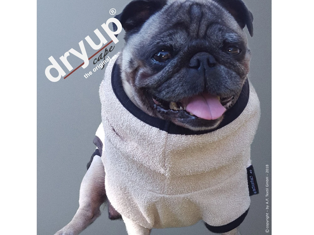 Dryup Cape Hundebademantel Mops Spezial Sand 3 Dryup Cape Hundebademantel Mops Spezial Sand