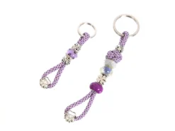Mein Fliederfarbener Schlüsselanhänger Mit Schmucksteinen