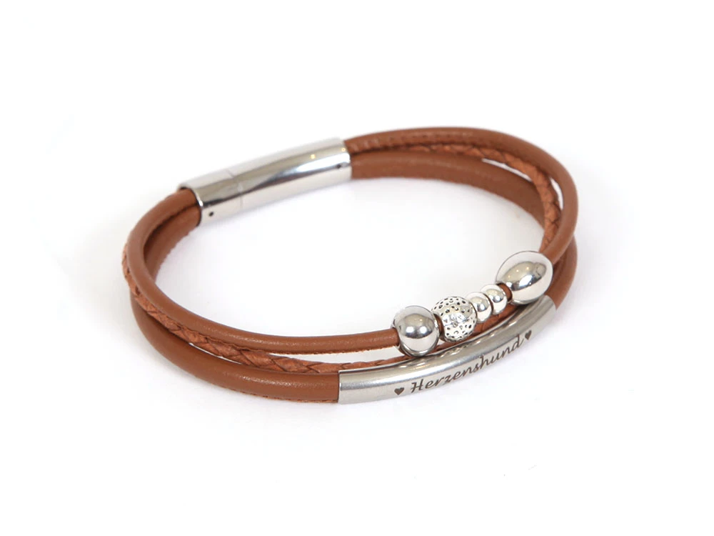 Handgearbeitetes Lederarmband Herzenshund Mit Schmuckperlen Haselnuss 3 Handgearbeitetes Lederarmband Herzenshund Mit Schmuckperlen Haselnuss