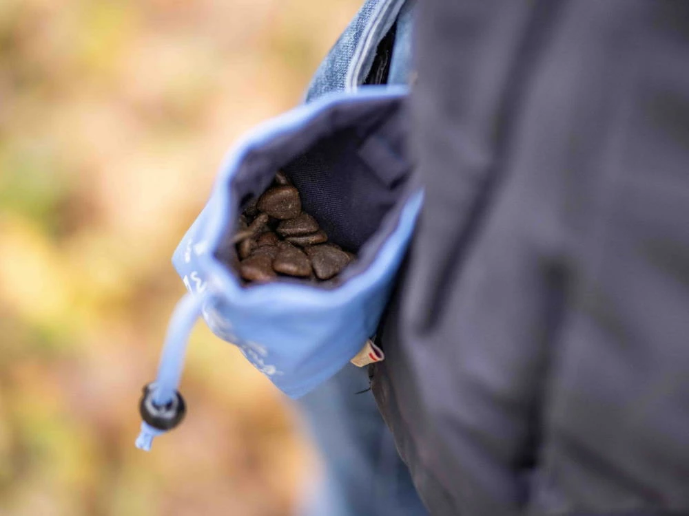 Wolters Happy Treat Bag Leckerliebeutel Blau 5 Wolters Happy Treat Bag Leckerliebeutel Blau – Bild 3